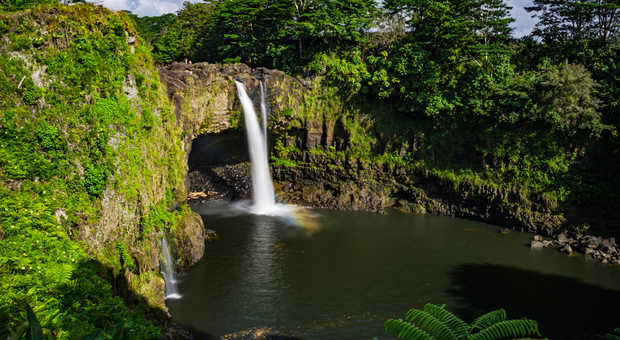 Cascade sur Big Island à Hawaï