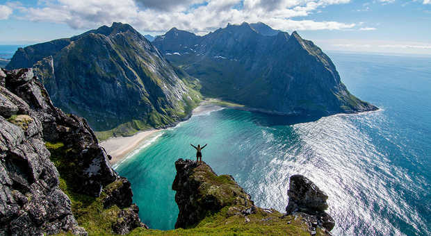 Depuis le sommet du Mont Ryten, vue sur la plage de la baleine