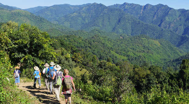 Groupe de randonneurs en Birmanie