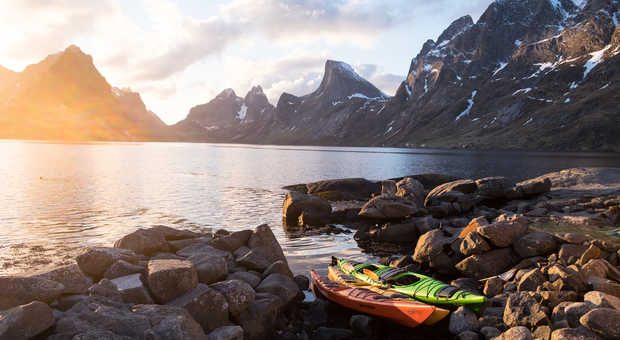 Kayak dans les fjords de Norvège