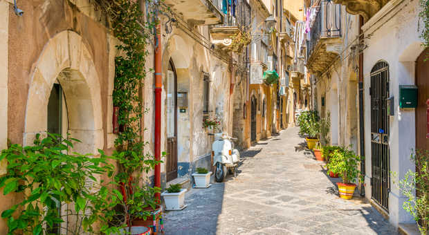 les rues en Sicile en été
