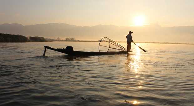 Pêcheur sur le Lac Inle, Birmanie