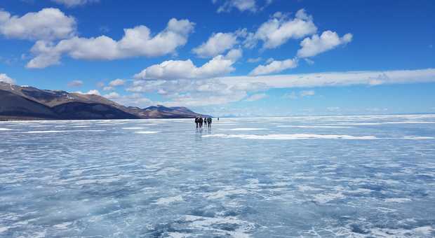Randonné sur le lac Khovsgol en glace