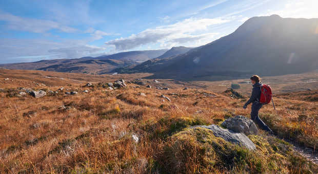 Randonnée dans la région de Torridon, au pied de la chaîne du Ben Eighe en Ecosse