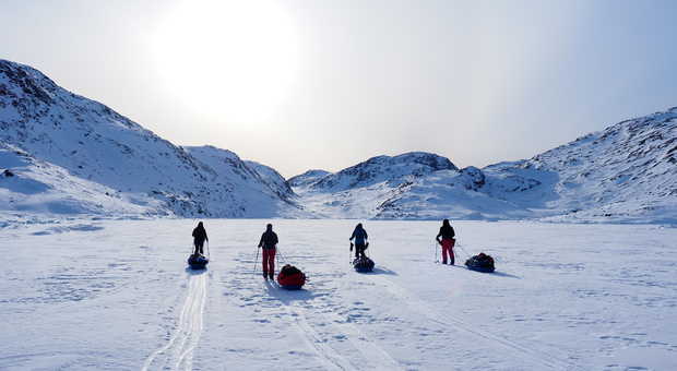 Randonnée l'hiver au Groenland avec pulka