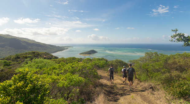 randonneurs dans la montagne du Morne Brabant de l'île Maurice