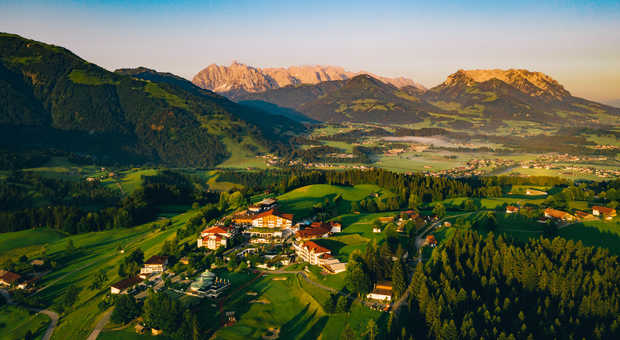 vue-aerienne-de-kaiserwinkl-dans-le-tyrol