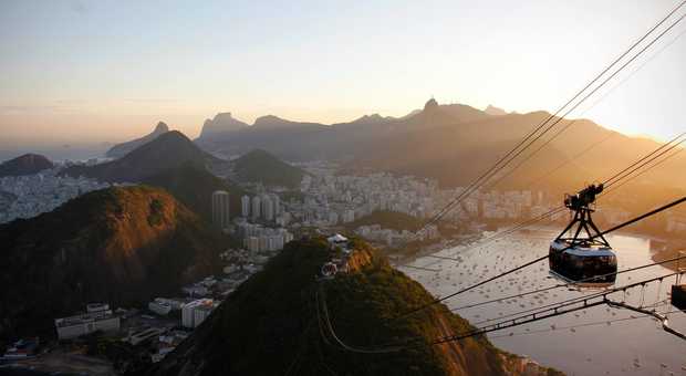 Vue imprenable sur la ville de Rio depuis le Pain de Sucre