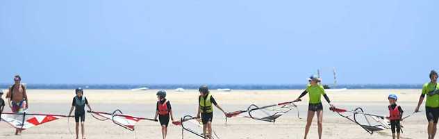 Leçons de windsurf au ION CLUB à RISCO DEL PASO, SOTAVENTO, FUERTEVENTURA
