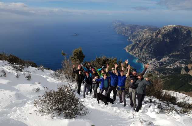 Equipe locale sur la côte amalfitaine
