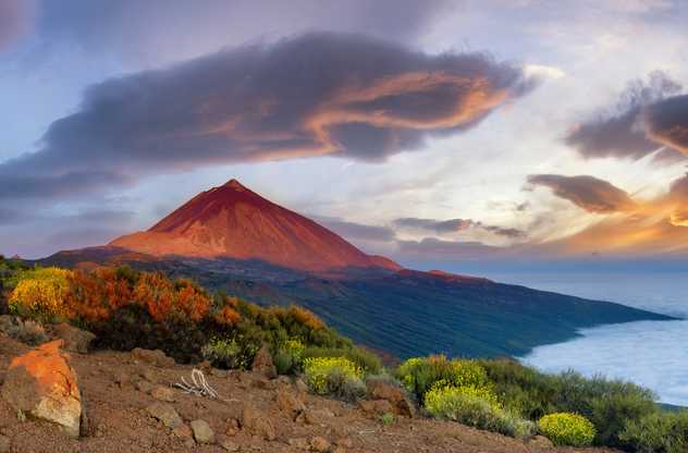 Le volcan du Teide au soleil couchant
