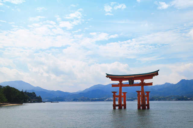 Itsukushima Jinja Otorii Sanctuaire shinto au Japon