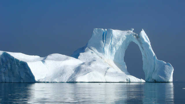 Iceberg en arche - © Legain Clément Iceberg en arche