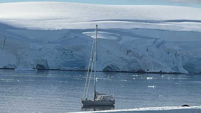 Mouillage péninsule Antarctique - Tanana Expedition
