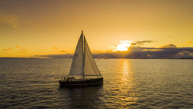 Valiente au soleil couchant