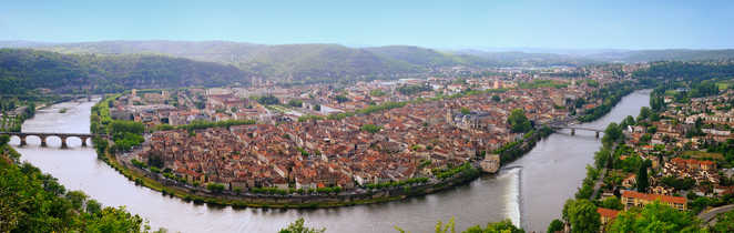 Panorama de la jolie ville de Cahors située en Occitanie
