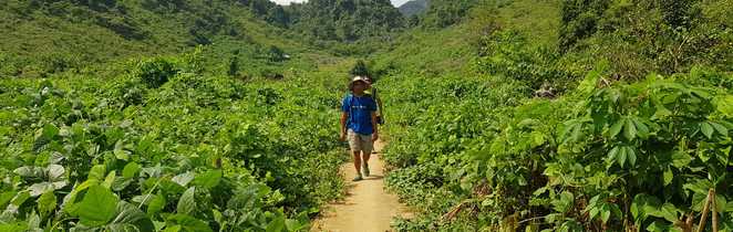 Randonnée dans la région de Thong Nong