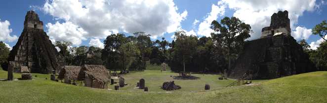 Ruines du site archéologique maya Tikal au Guatemala