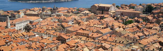 Vue sur la vieille ville de Dubrovnik depuis les remparts, Croatie
