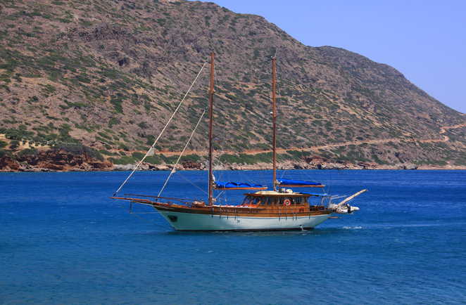 Caïque, bateau traditionnel, en mer, en Turquie