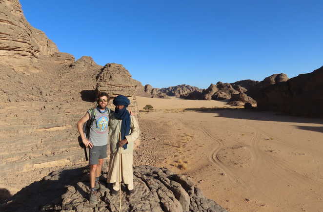 Florian Grally et le guide local en Algérie