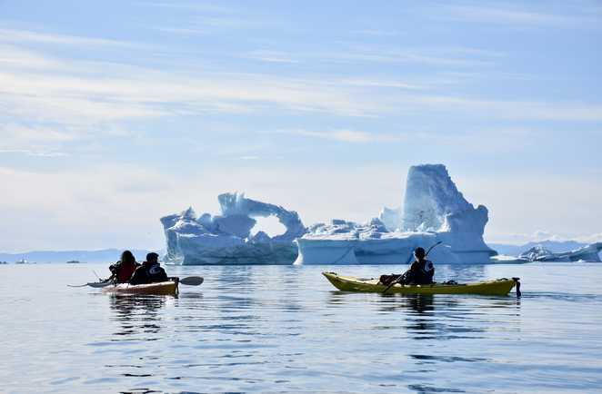 kayak de mer dans la baie de Disko au Groenland