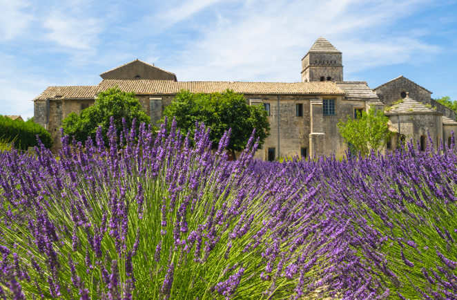 Le monastère de Saint Paul de Mausole, au pied des Alpilles, Provence