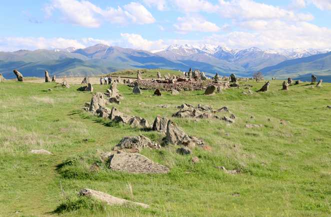 Randonnée au site mégalithique de Karahundj