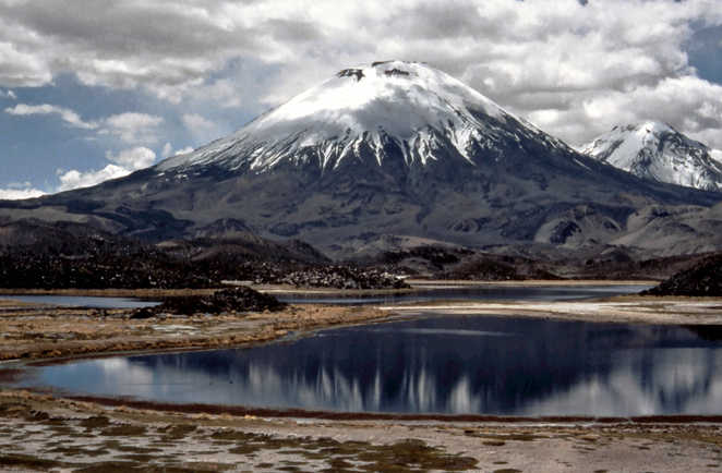 Le volcan Parinacota dans le nord Chili
