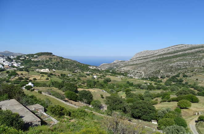 vue sur collines de Naxos au printemps
