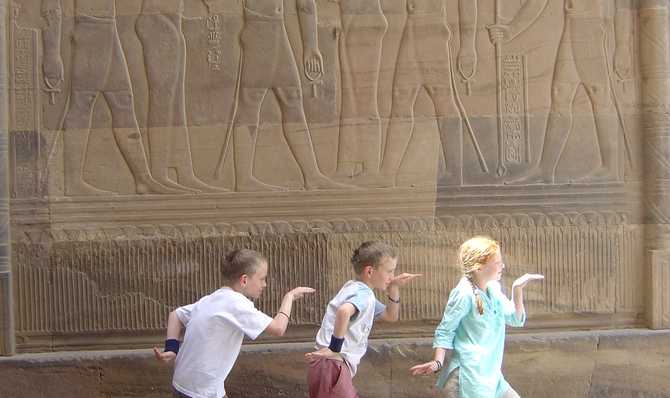 Voyage à pied : A la rencontre des pharaons, au fil de l\'eau sur notre sandal !
