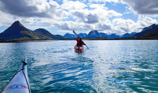 Voyage sur l'eau - Norvège : Itinérance en kayak de mer et randonnées dans les iles Lofoten