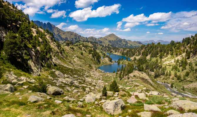 Voyage à pied : Les Encantats aux mille lacs, Parc National d\'Aigues Tortes