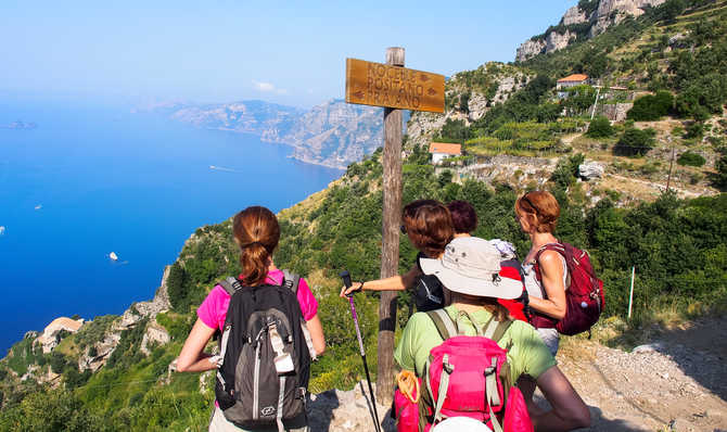 Voyage à pied : Du Vésuve à Capri, la côte amalfitaine en famille !