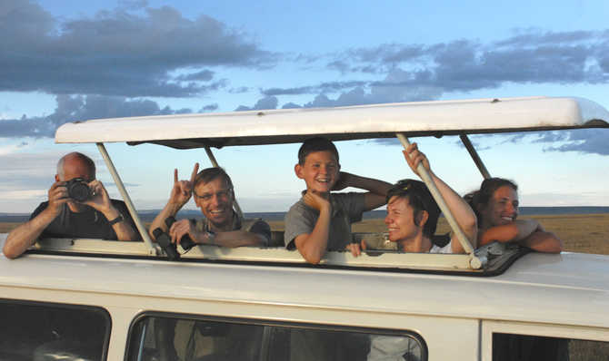 Voyage à pied : Safaris, village masai et plages de rêve en famille !