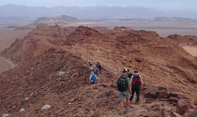 Voyage à pied : Randonnées du désert aux montagnes tabulaires