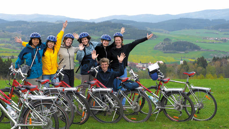 Groupe de cyclistes © Intrepid Travel
