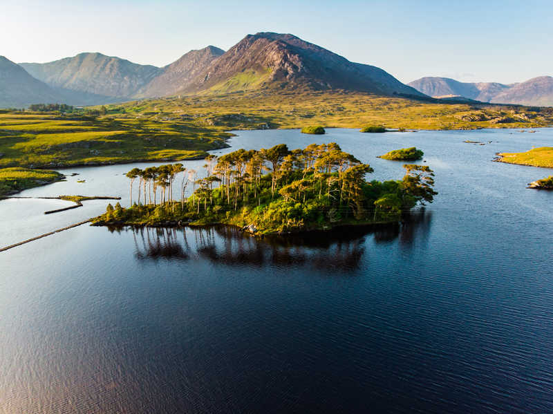 Lac dans le Parc National du Connemara Irlande