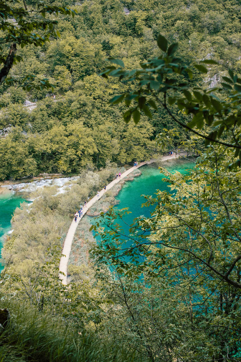 Lac dans un parc de Croatie © Intrepid Travel