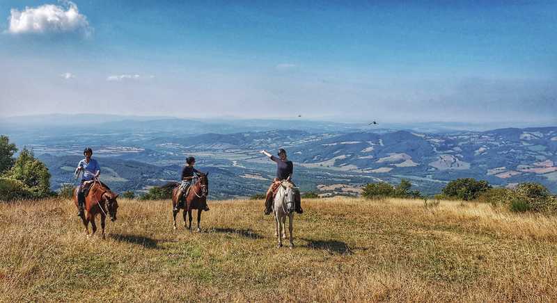 Magnifique point de vue sur la Toscane à cheval © Caval&go