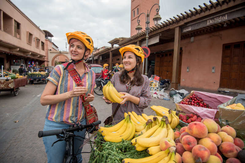 Maroc -  clients- heureux - expérience amusante - Marrakech medina © Intrepid Travel