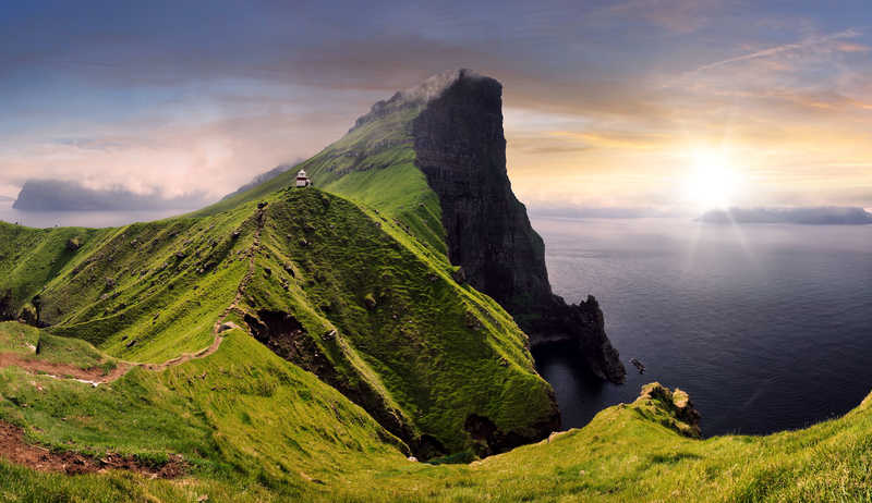 Phare de kallur sur l'île de Kalsoy aux îles Féroé