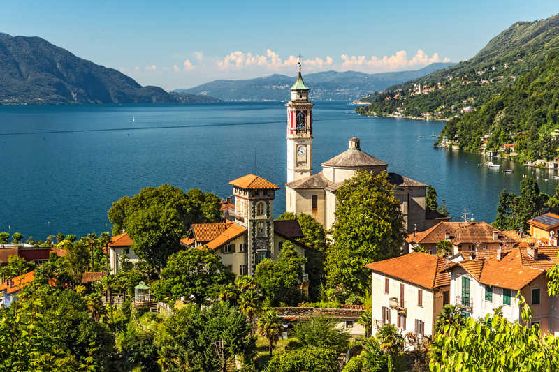 Vue sur le village de Cannero, Italie