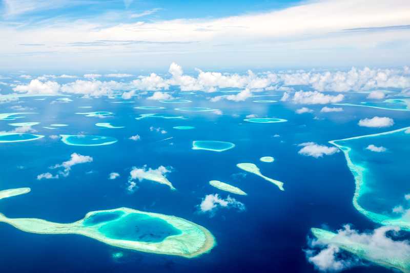 Vues du ciel déjà, les Maldives ont des allures de paradis perdu © Shutter Stock